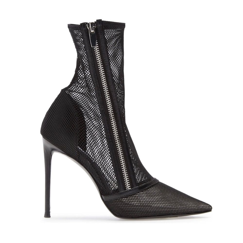 ⭐️STEVE MADDEN⭐️ SOLD OUT EVERYWHERE “MIXER”BLACK ANKLE BOOTES SIZE: 7.5 - Picture 2 of 16